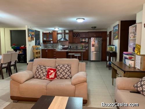 Venta Apartamento primer nivel Edificio zona 12