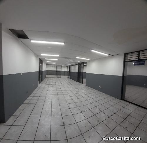 Local en renta en Calzada Roosevelt en el Trébol Zona 7