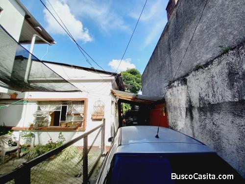 Vendo Terreno Comercial a media cuadra Calz. Roosevelt