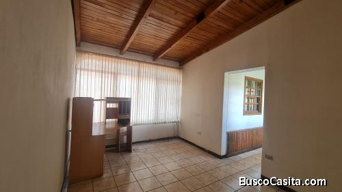 Cómoda casa en Lomas del Rodeo en renta