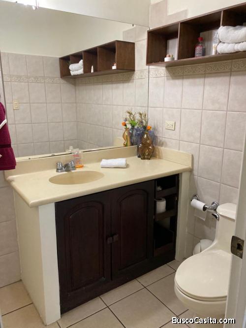 RENTO APARTAMENTO EN ZONA 14 CIUDAD DE GUATEMALA.