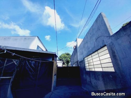 Vendo Terreno Comercial a media cuadra Calz. Roosevelt