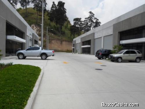 BODEGA EN RENTA EN CALZADA LA PAZ ZONA 5