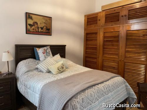 Townhouse en Venta y Renta cerca zona 15