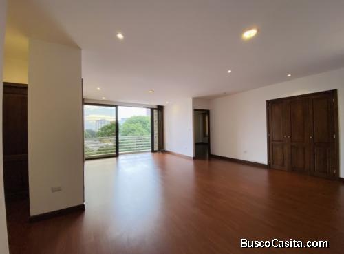 Apartamento amplio en alquiler ubicado en Vista Hermosa 1