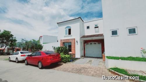 Casa en Venta Hacienda de Las Flores, Villa Nueva