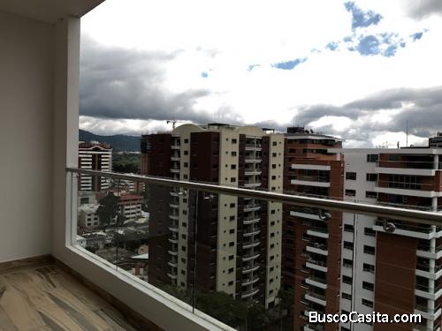 Vendo Penthouse Nuevo en Zona 14 Edificio Moderno