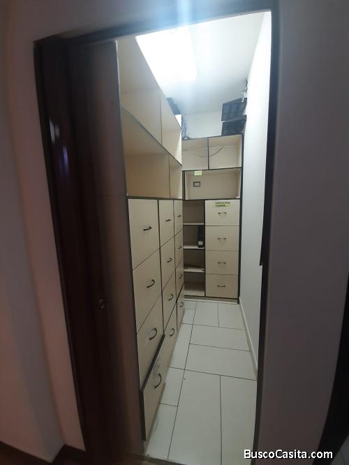 Oficina de 100 Mts. en alquiler Dubai Center zona 10