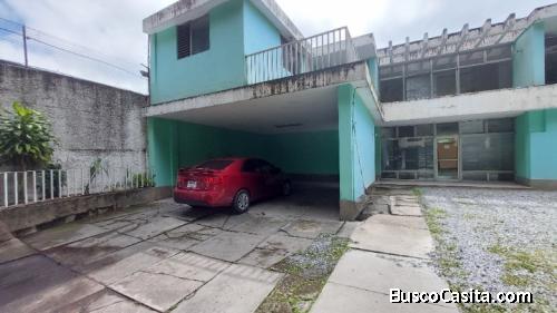 Casa en renta ideal para Negocio o empresa en zona 9