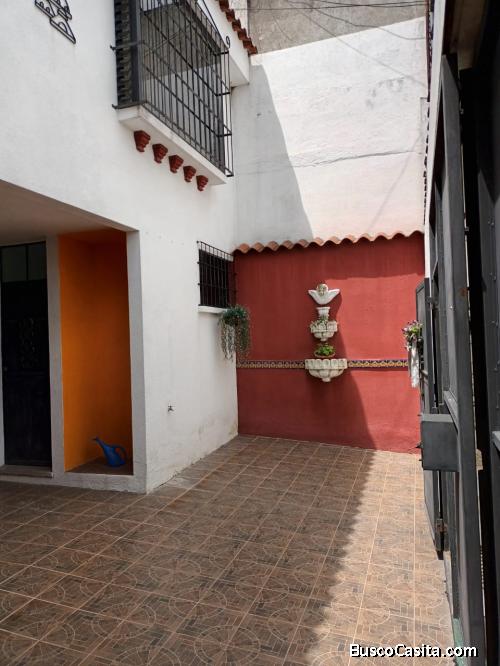 Venta casa en zona 4 Mixco