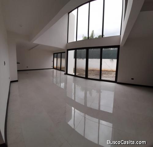 VENDO CASA PARA ESTRENAR ZONA 16 POR BULEVAR ACATAN