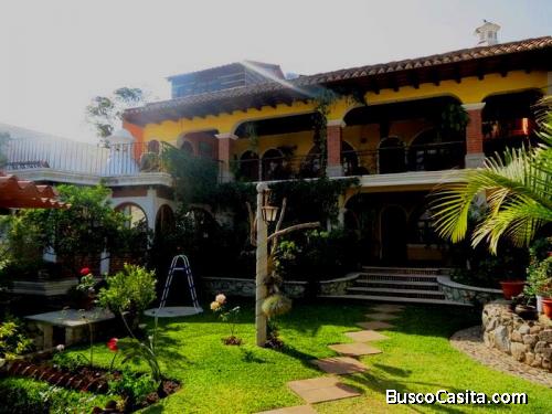 Preciosa casa con amplio jardín en San Juan del Obispo a pocos minutos de #AntiguaGuatemala 