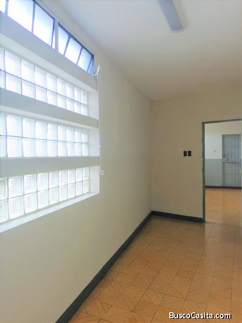 Alquilo Oficina zona 4 BUEN PUNTO Y ESPACIO BASTANTE GRANDE!