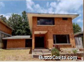 Casa en venta en km. 18.5 en Santa Catarina Pinula