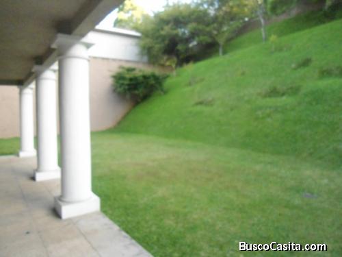 SE RENTA CASA EN KM 13.5 SANTA CATARINA PINULA