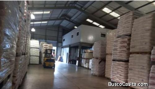 RENTO OFIBODEGA ZONA 12 