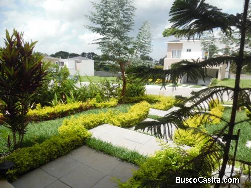 CASA EN VENTA EN FONTANA II KM 25 C.S MUNDO INMOBILIARIO