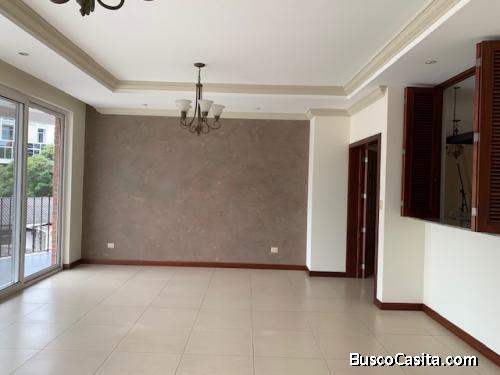Apartamento en Rentaalquiler en condominio en Zona 13