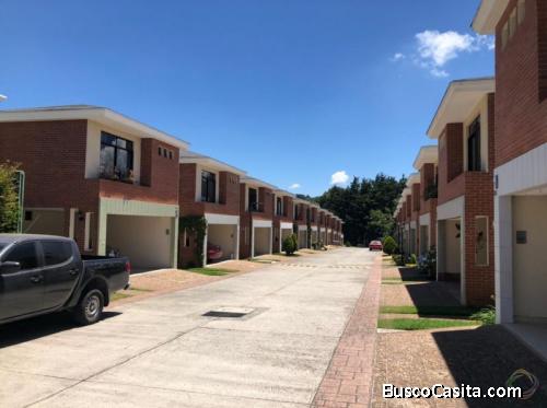 Casa en Condominio en Venta en Carr. a El Salvador