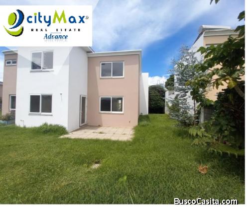 Bella casa en venta en La Fontana II CAES