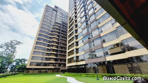 Apartamento Amoblado en Venta zona 10.