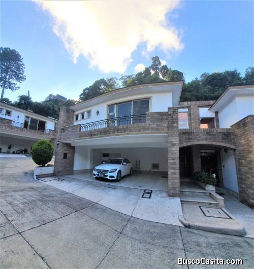 Casa en alquiler dentro de Oakland 3 habitaciones 1 estudi0