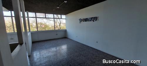 Alquilo Oficina 65mts tabicada, zona 9 Plazuela España