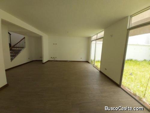 En venta casa 2 niveles en Villas del Choacorral