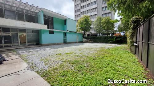 Casa Comercial en Renta, excelente ubicación, zona 9