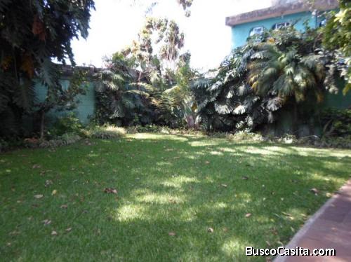 Linda casa de 4 habitaciones  capartamento en venta Las Charcas zona 11