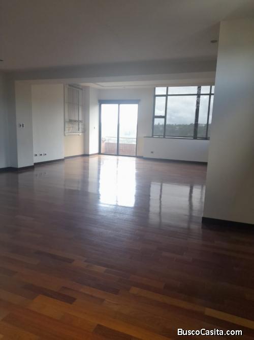 SE RENTA APARTAMENTO CON MANTENIMIENTO INCLUIDO EN VHI ZONA 15