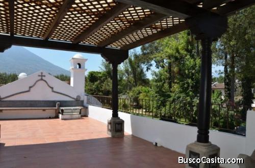 Casa cerca de centro de Antigua con vista al volcan