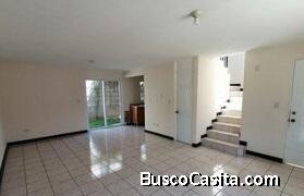 Casa de esquina en Condado Catalina Villa Nueva