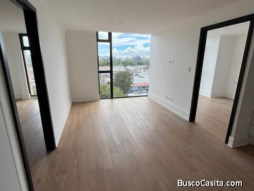 Rento apartamento en edificio Céntrico zona 5