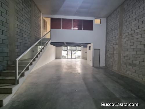 Ofibodega en Renta en Calzada la Paz Zona 5