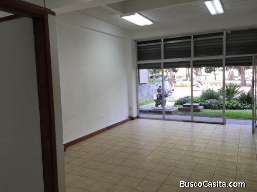 RENTA Local sobre la Av. Reforma zona 10