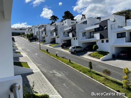 Bella casa en condominio, 3 hab. Parte alta de San Cristobal