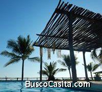 Casa en Venta y Renta en Monterrico Frente a la Playa