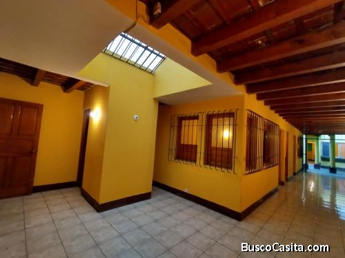 Vendo casa en la Antigua Guatemala
