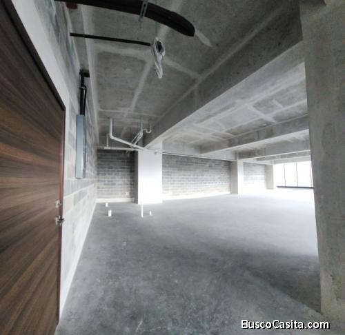 OFICINA EN RENTA EN ZONA 15, EDIFICIO SPAZIO