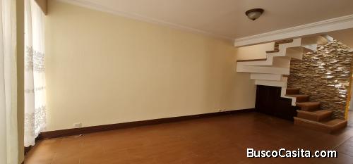 RENTO AMPLIA CASA EN ZONA 11 LAS CHARCAS