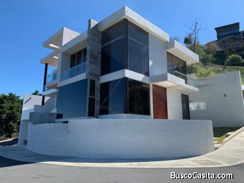 CASA EN VENTA EN SAN LÁZARO ZONA 15