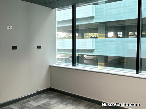 OFICINA EN RENTA EN 5 AVENIDA Z-14, EUROPLAZA