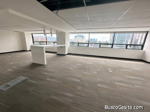 OFICINA EN VENTA EN CENTRO EMPRESARIAL ZONA 10