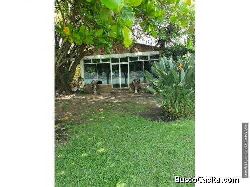 Chalet en Venta a Orillas del Lago de Amatitlan, ubicado en Punta de Ayala Villa Canales  con amplio