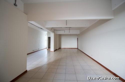 Oficina en Renta en Edificio CRECE II Zona 4 de Mixco