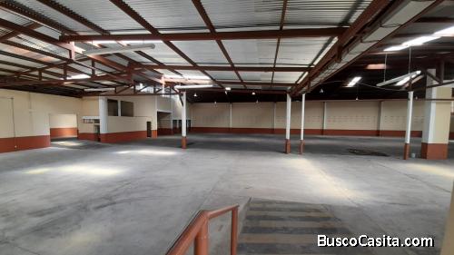 RENTO OFIBODEGA ZONA 11 MARISCAL