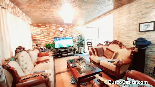 Hermosa casa Real Victoria en venta en Condado Naranjo z. 4 Mixco