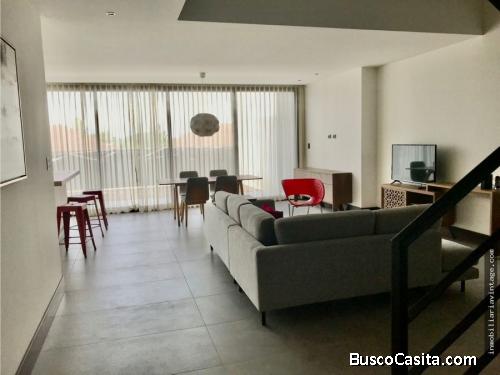 Apartamento de 2 Niveles Amueblado en Renta Zona 16 Cayala