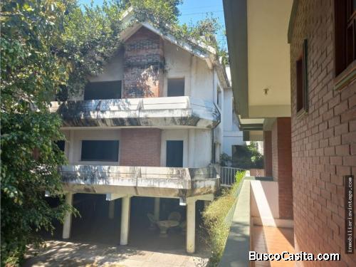 Vendo casa grande en zona 11